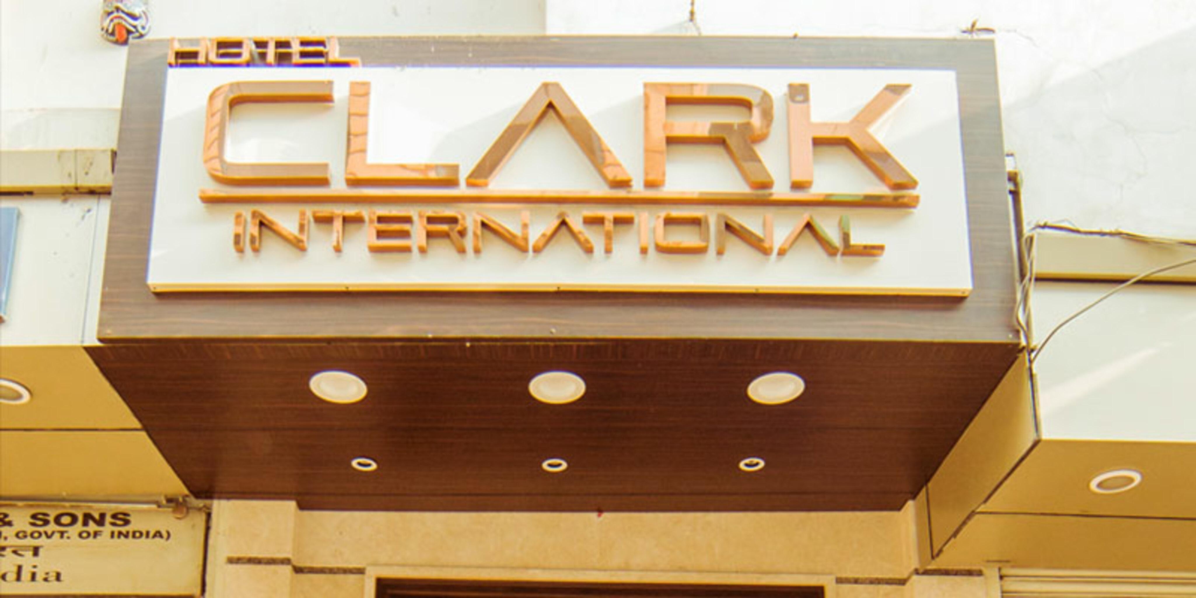Clark International Hotel Delhi  Exterior photo